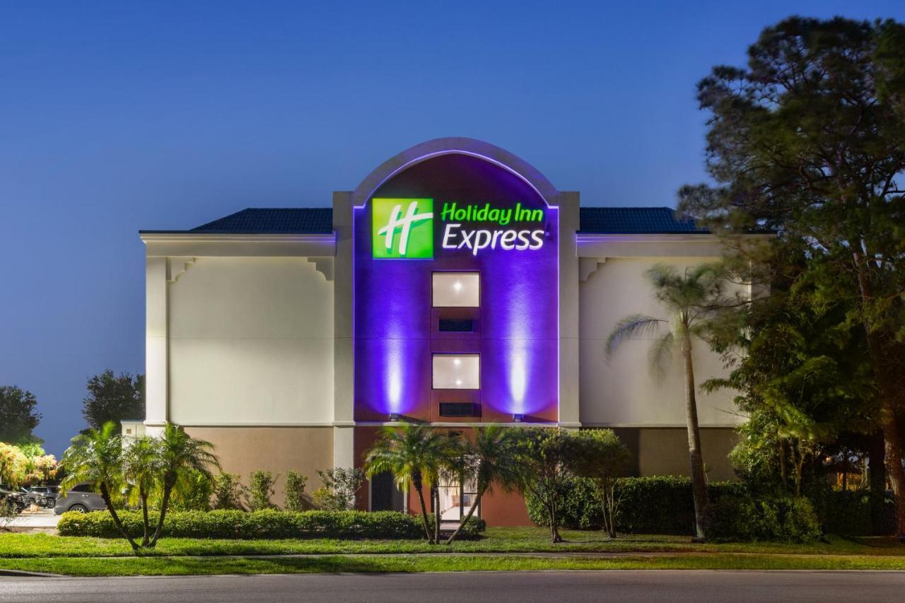 Holiday Inn Express Vero Beach-West I-95 By Ihg Exterior photo