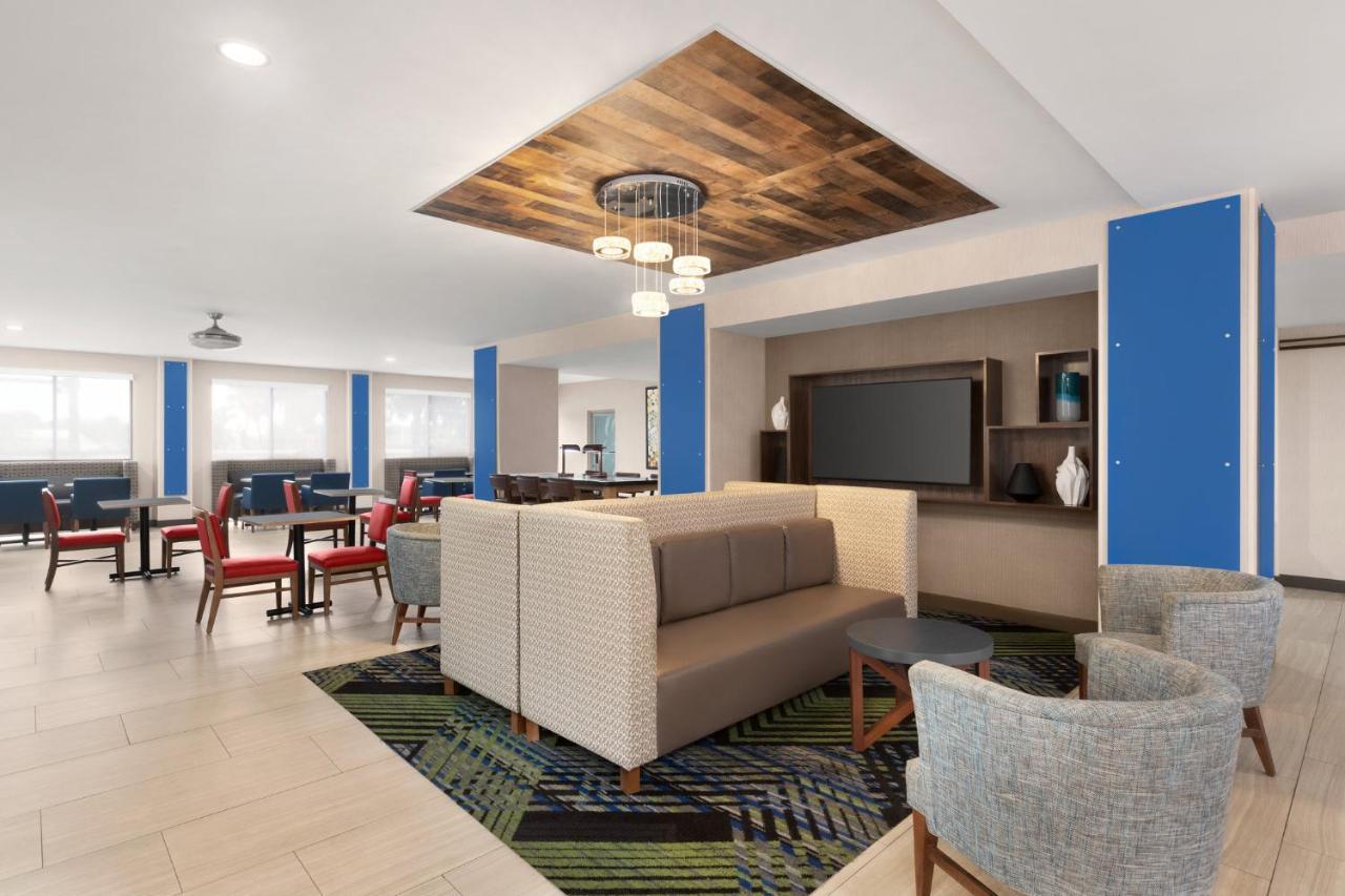 Holiday Inn Express Vero Beach-West I-95 By Ihg Exterior photo
