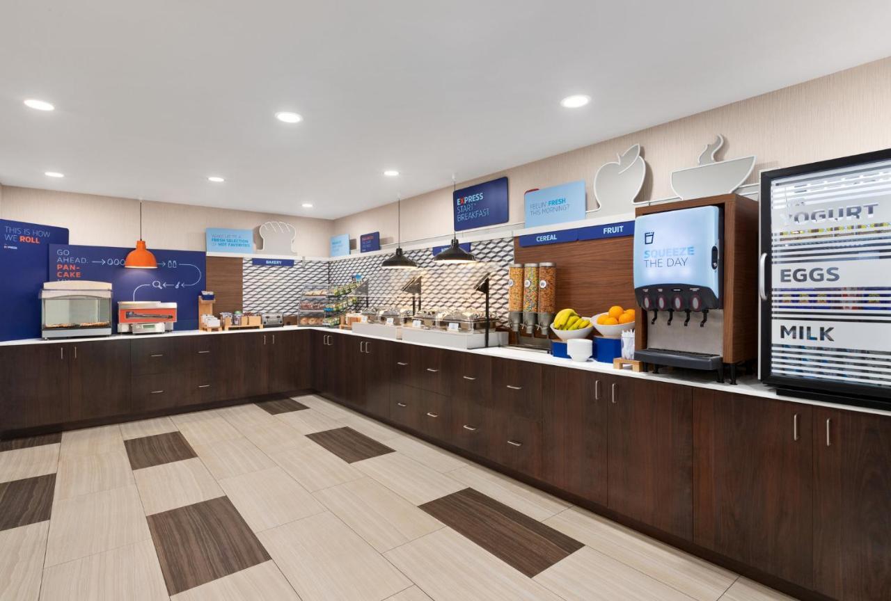 Holiday Inn Express Vero Beach-West I-95 By Ihg Exterior photo