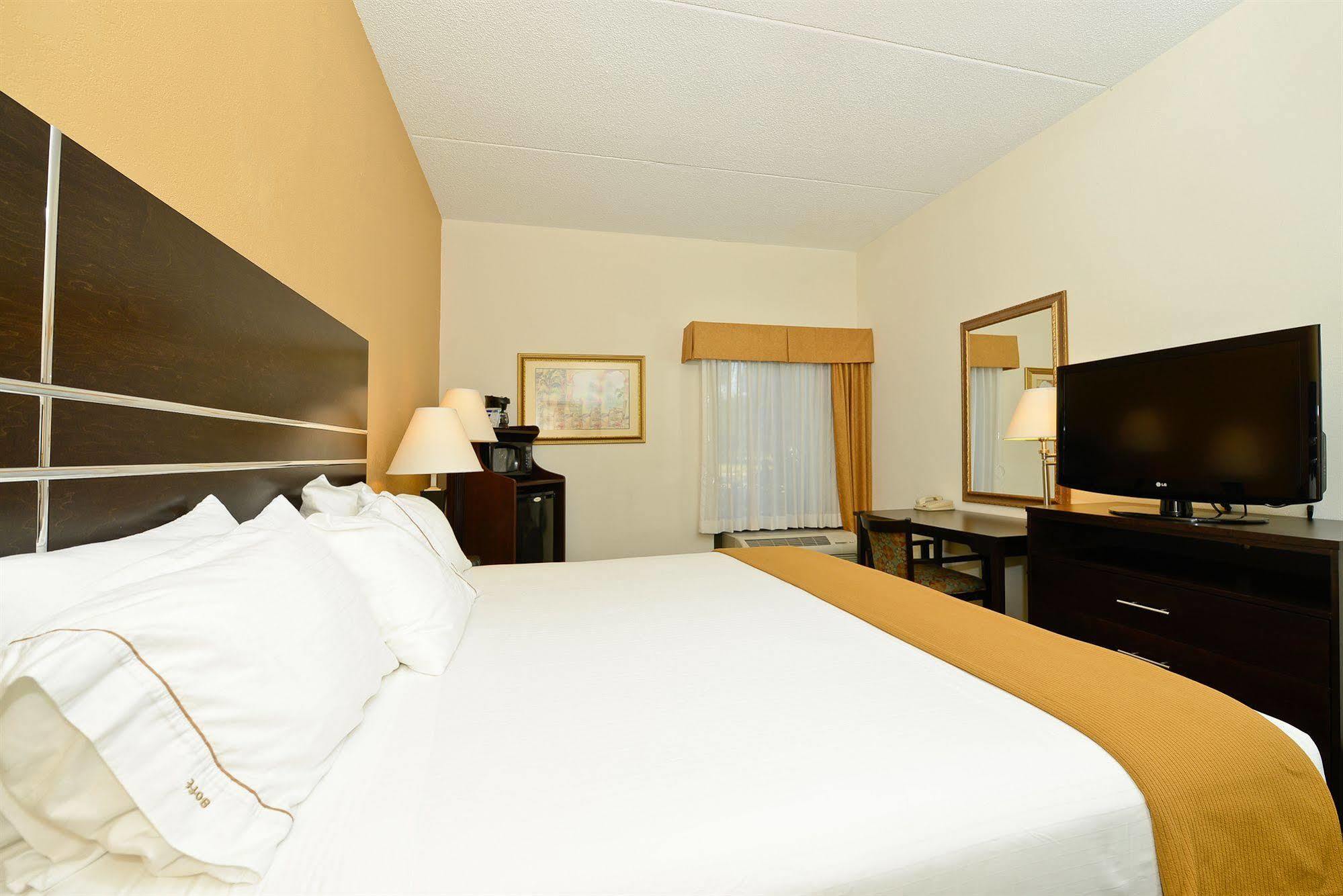 Holiday Inn Express Vero Beach-West I-95 By Ihg Exterior photo