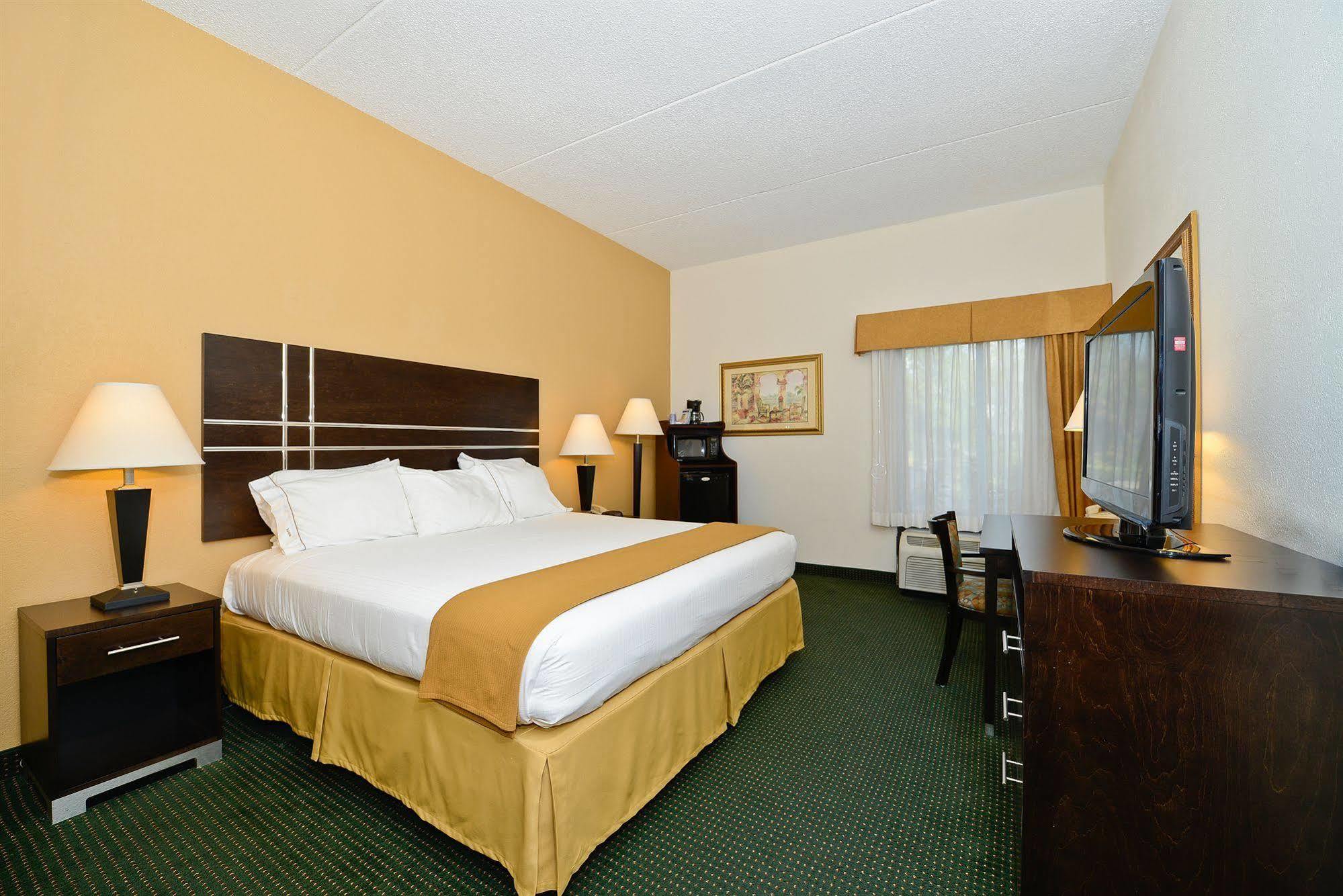Holiday Inn Express Vero Beach-West I-95 By Ihg Exterior photo