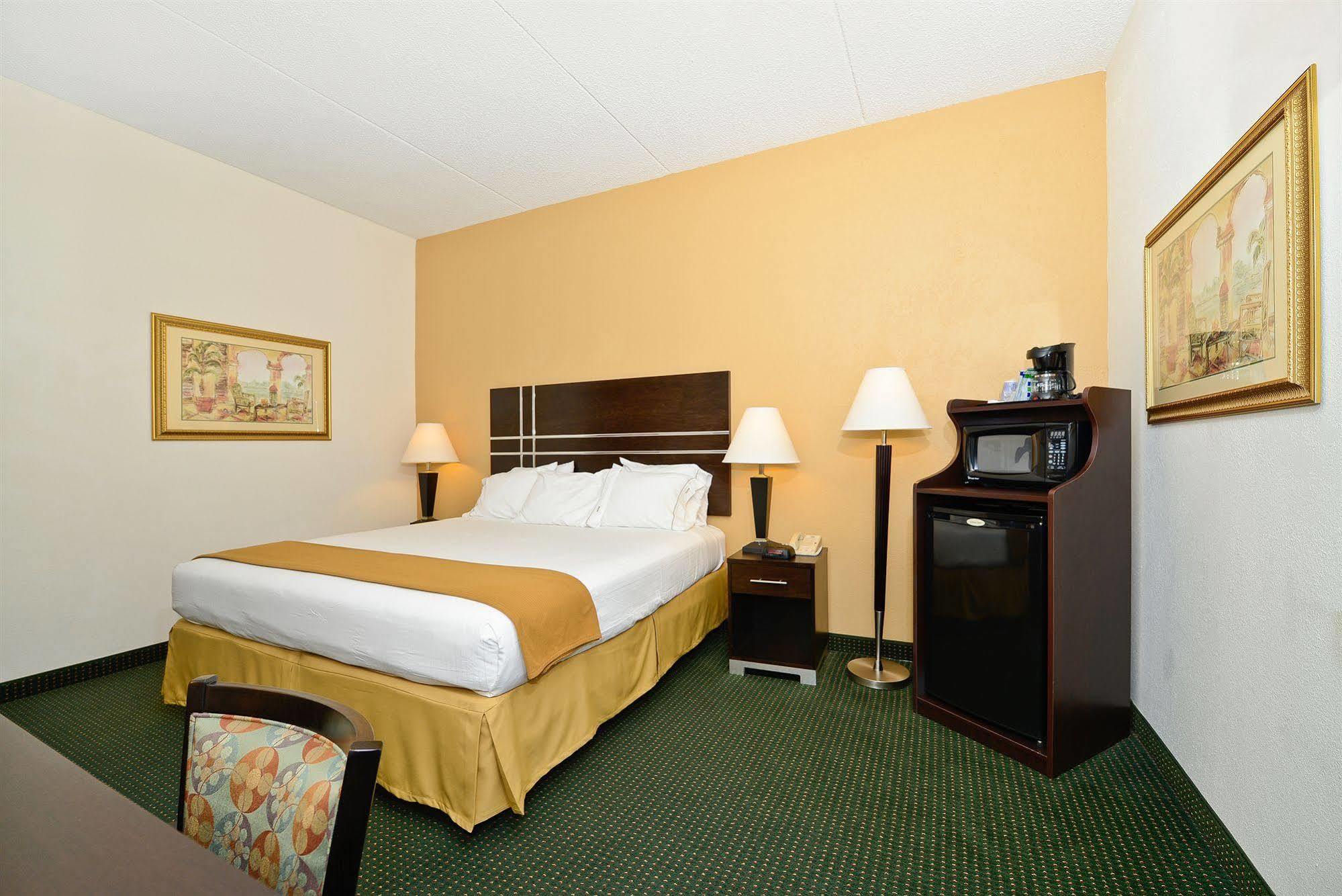 Holiday Inn Express Vero Beach-West I-95 By Ihg Exterior photo