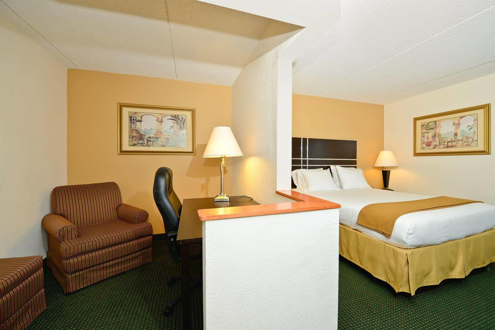 Holiday Inn Express Vero Beach-West I-95 By Ihg Exterior photo