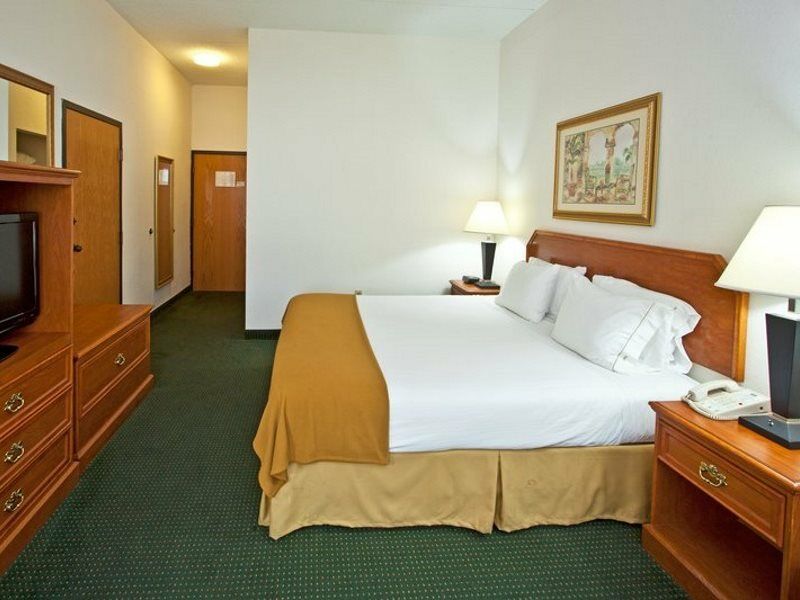 Holiday Inn Express Vero Beach-West I-95 By Ihg Exterior photo