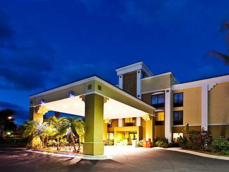 Holiday Inn Express Vero Beach-West I-95 By Ihg Exterior photo